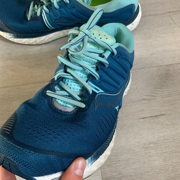 Women's Saucony Hurricane 22‎ Running Sneakers - Picture 7 of 10